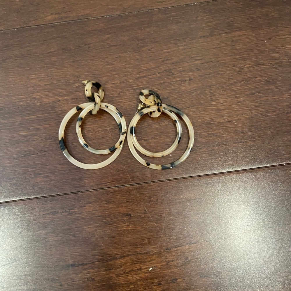 guc tortoise shell Print Hoop Earrings